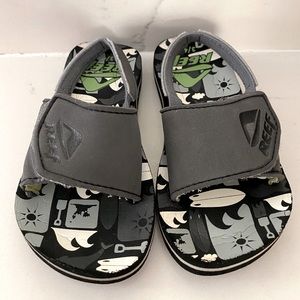Toddler Reef Sandals Slip On w/ Velcro Closure 3/4